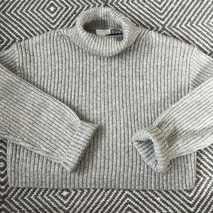 HM ribbed cropped sweater, size xs